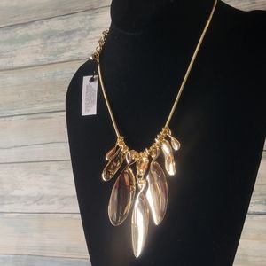 CHICO'S GOLD TONE NECKLACE